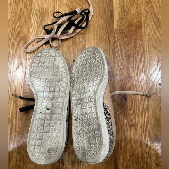 Puma x Solange Knowles Limited Edition Sneakers - Picture 2 of 4